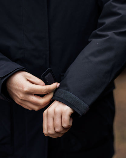 Alaska Recycled Insulated Parka - Black - Lifestyle