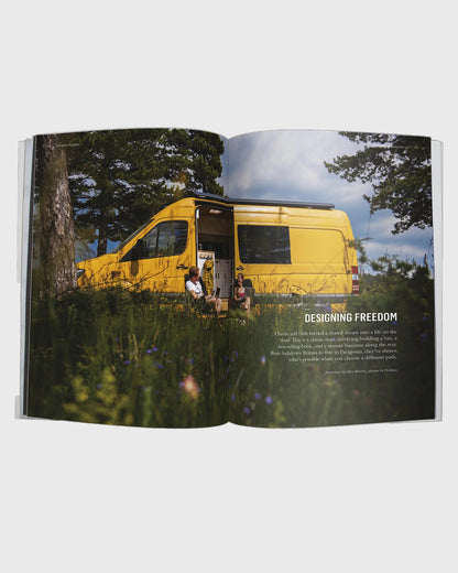 Advanture Magazine Issue 14 - Flatlay