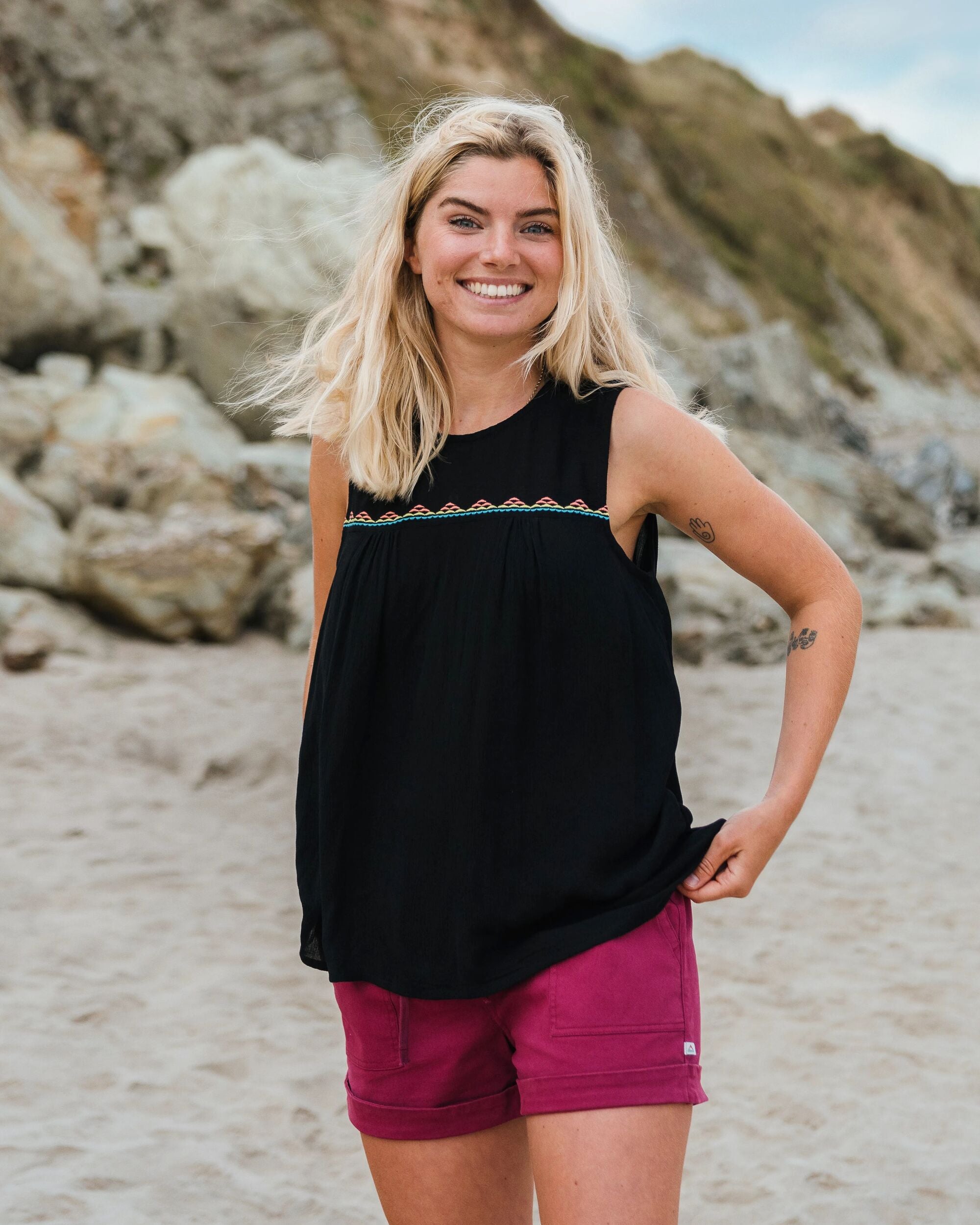 Petal Vest - Black - 