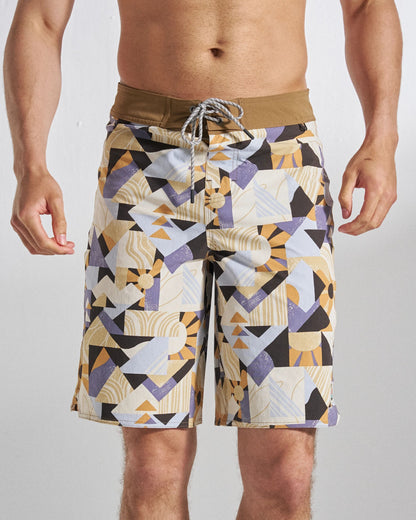 Cruiser Netplus® 21" Boardshort - Sun Patch Desert - Studio Model