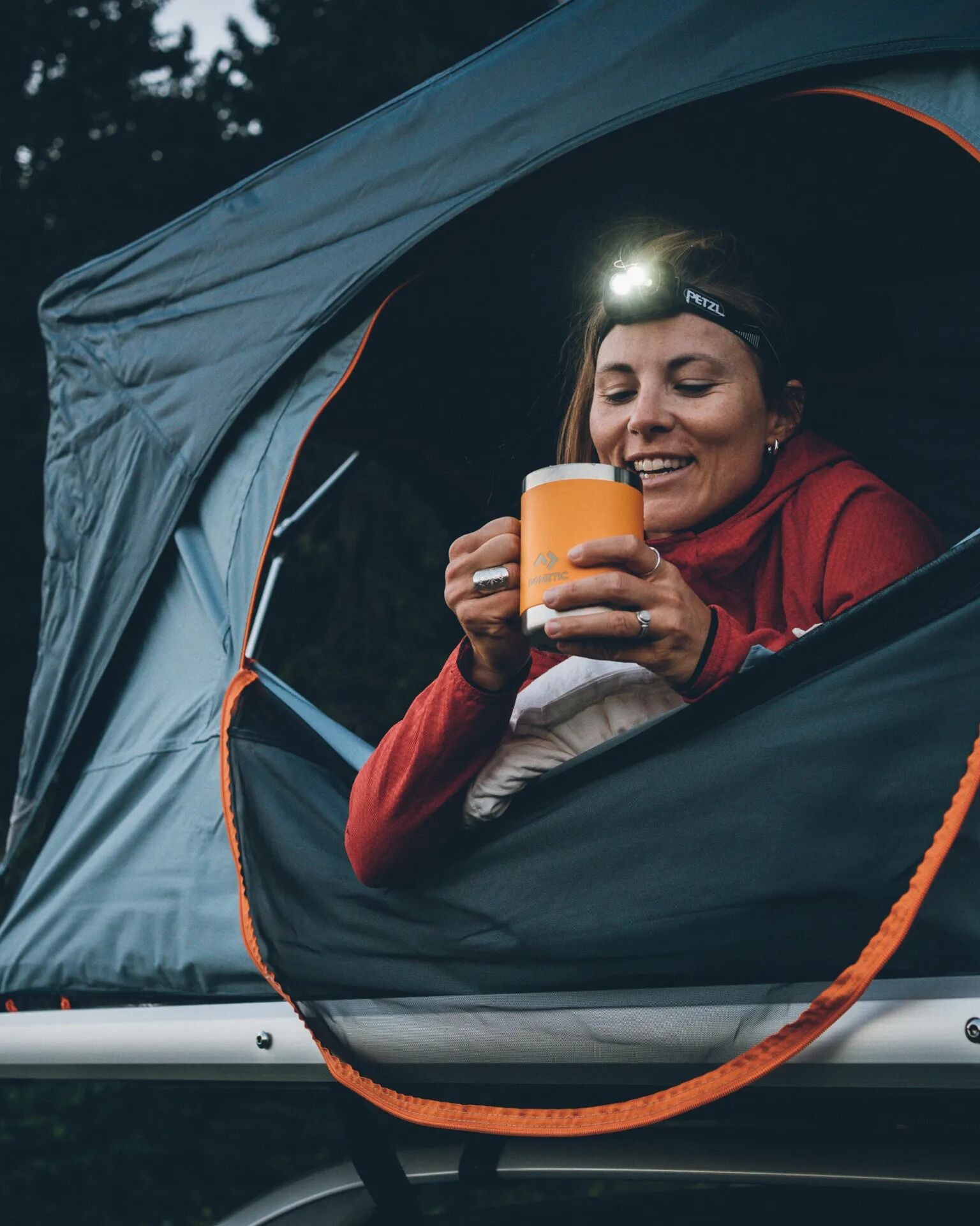 Dometic TRT 120 E - Ocean Blue - Lifestyle