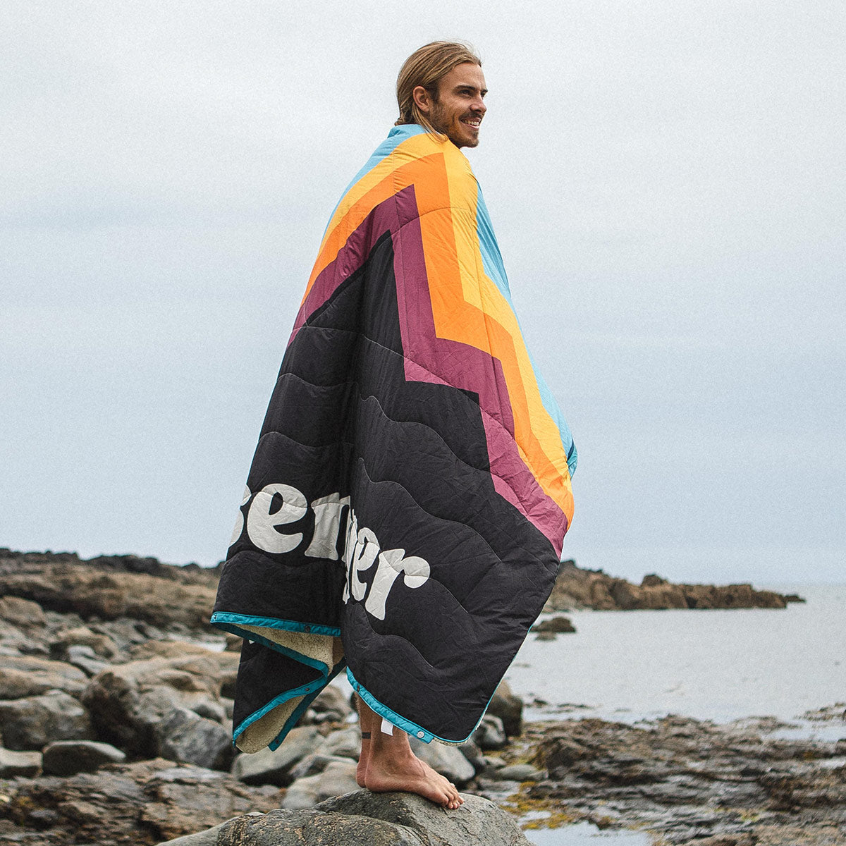 Male_Nomadic Recycled Sherpa Blanket - Sky Blue Mountain