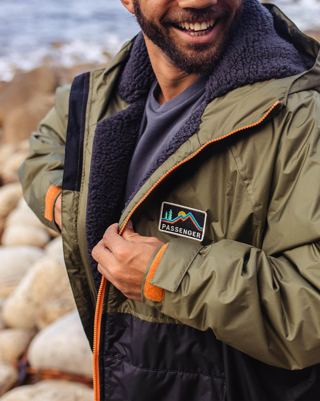 Roaming Recycled Sherpa Lined Changing Robe - Black/ Khaki - Lifestyle - Male