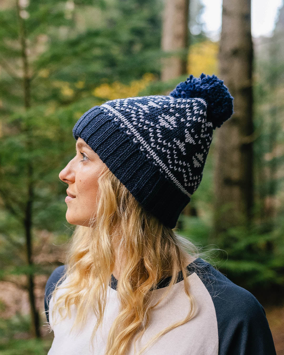 West Coast Recycled Bobble Hat - Rich Navy