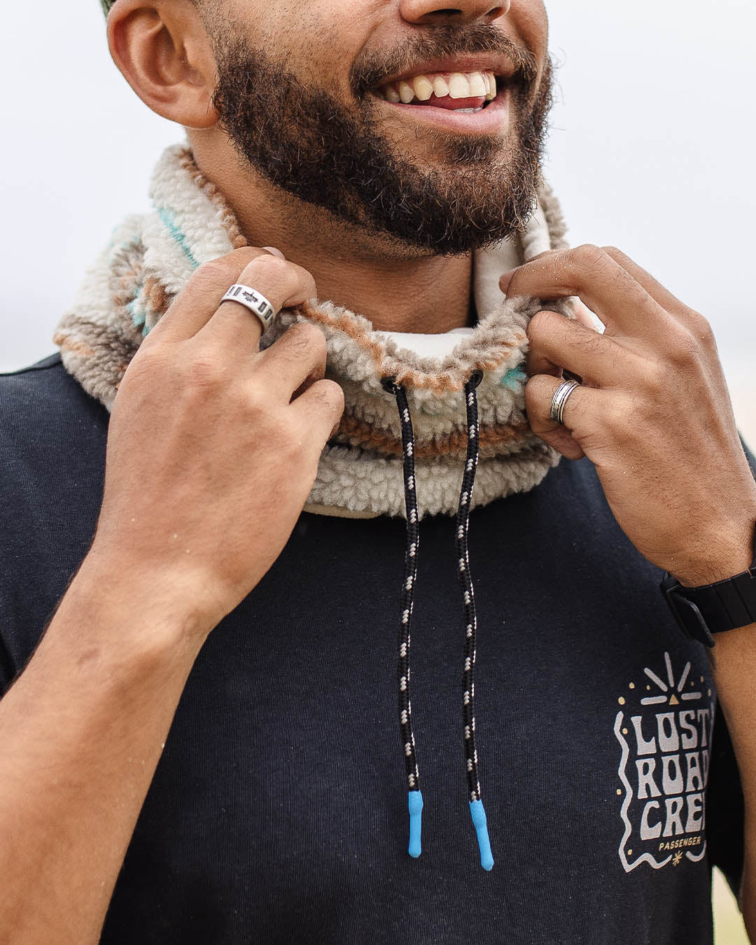 Male_Mulled Recycled Sherpa Fleece Snood - Warm Ivory Geo Pattern