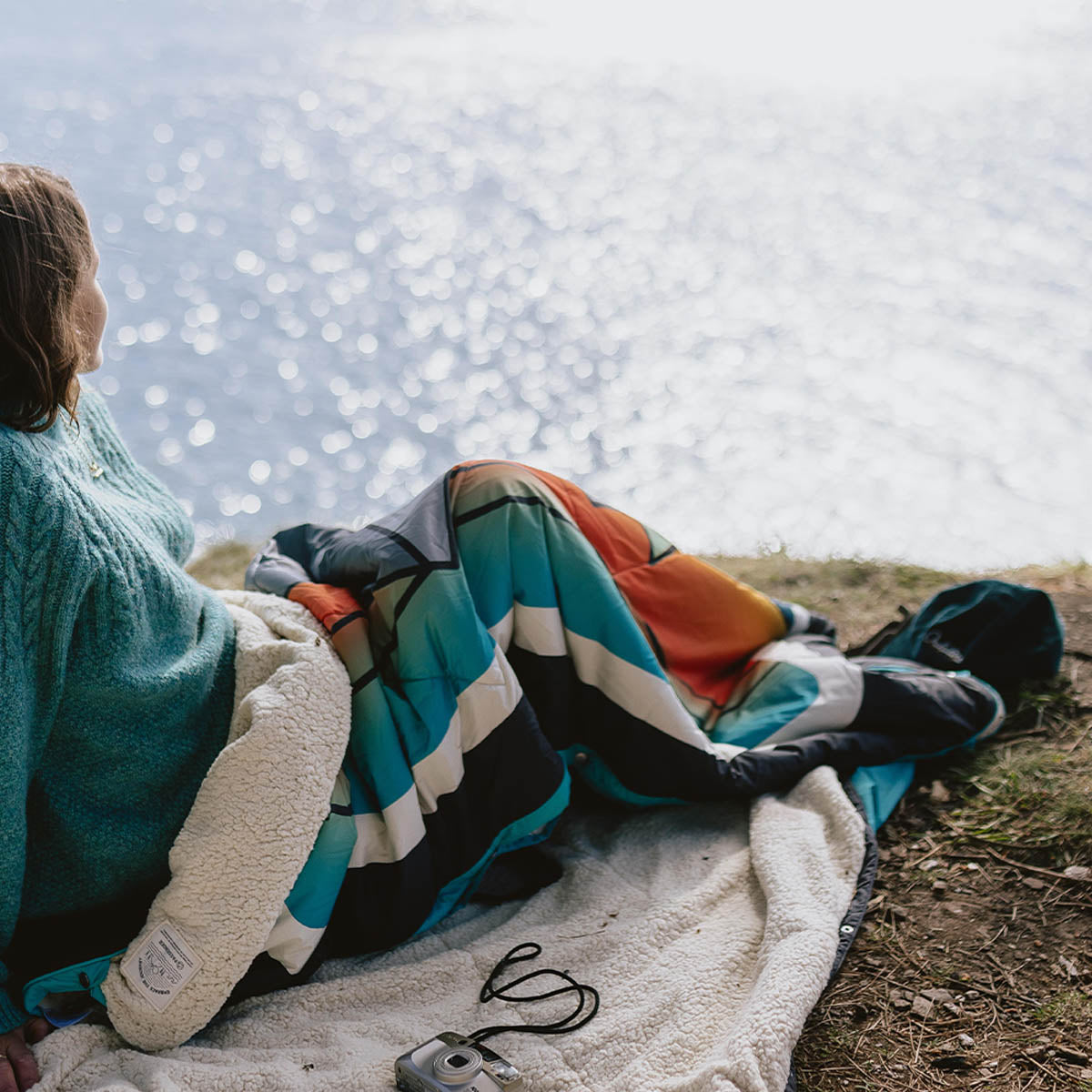 Womens_Nomadic Recycled Sherpa Blanket - Black 'Nowhere Bound' Print