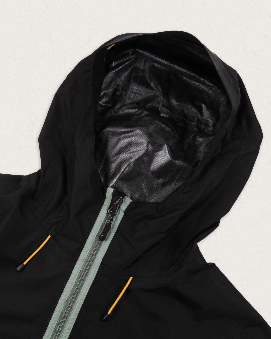 Flow 1/2 Zip Recycled Waterproof Jacket - True Black/Pistachio