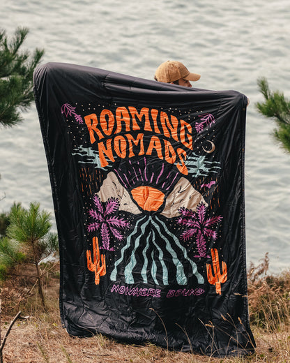 Male_Nomadic Recycled Sherpa Blanket - Roaming Print Black