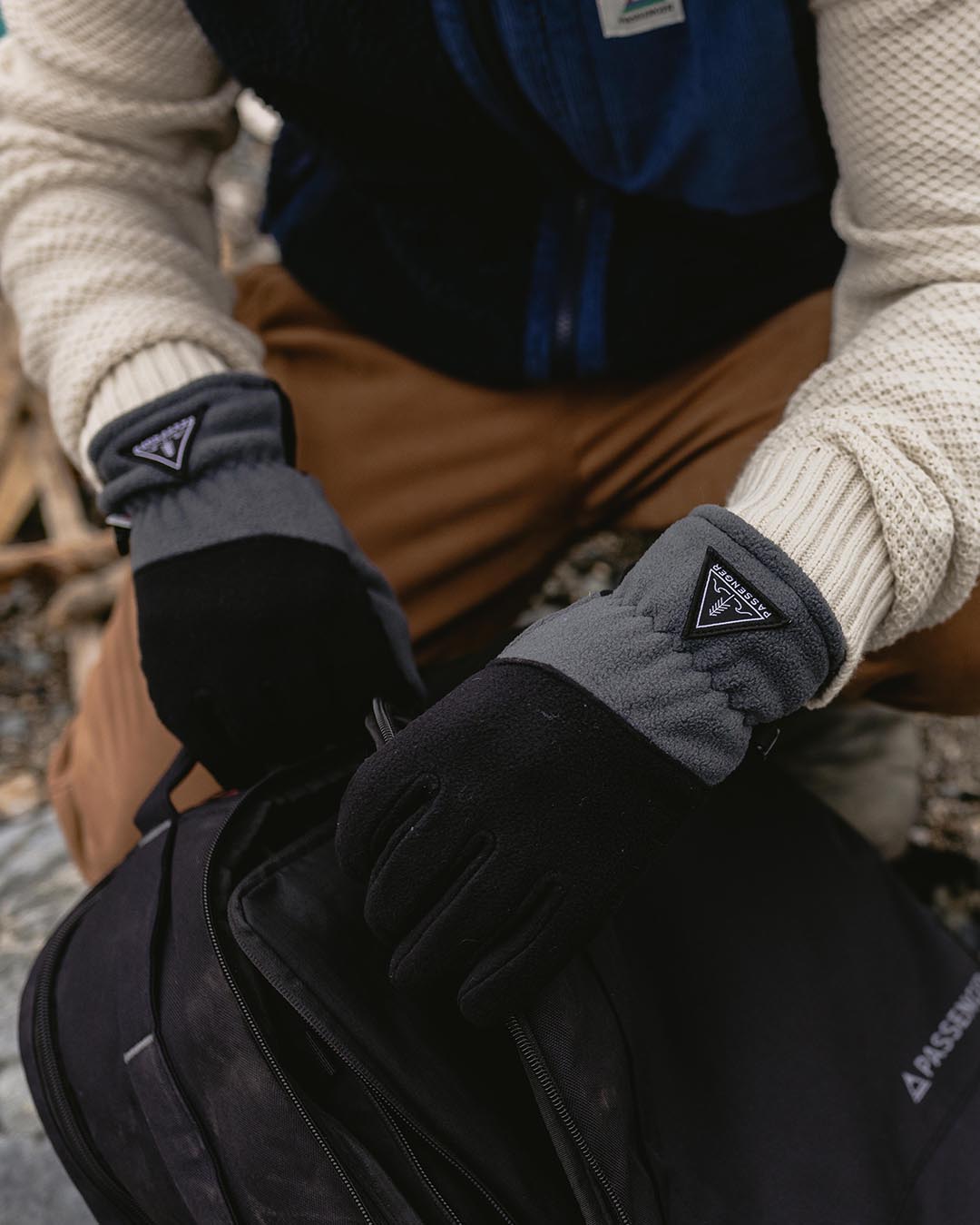 Daytrip Recycled Polar Fleece Touch Screen Gloves - Black